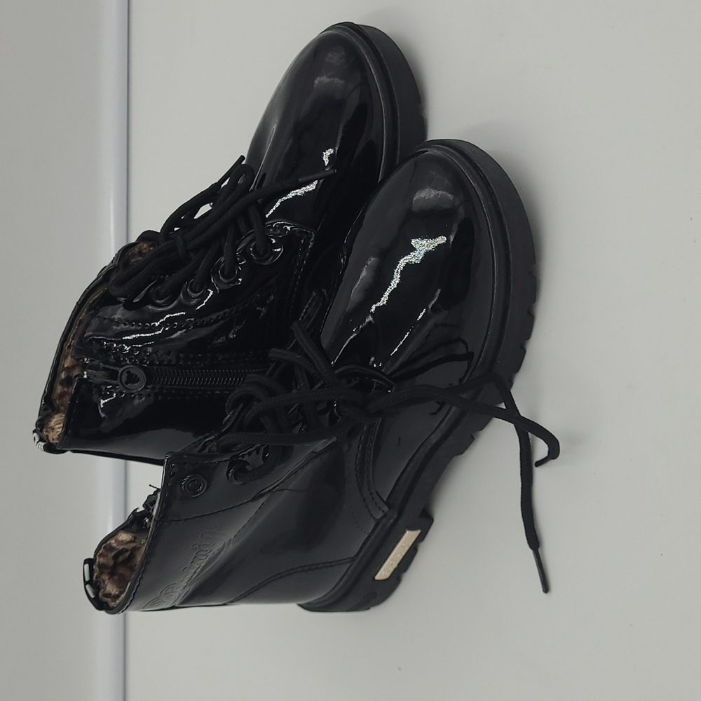 Girls size 13.5 Daclay fall winter boots waterrepellant glossy black doc style